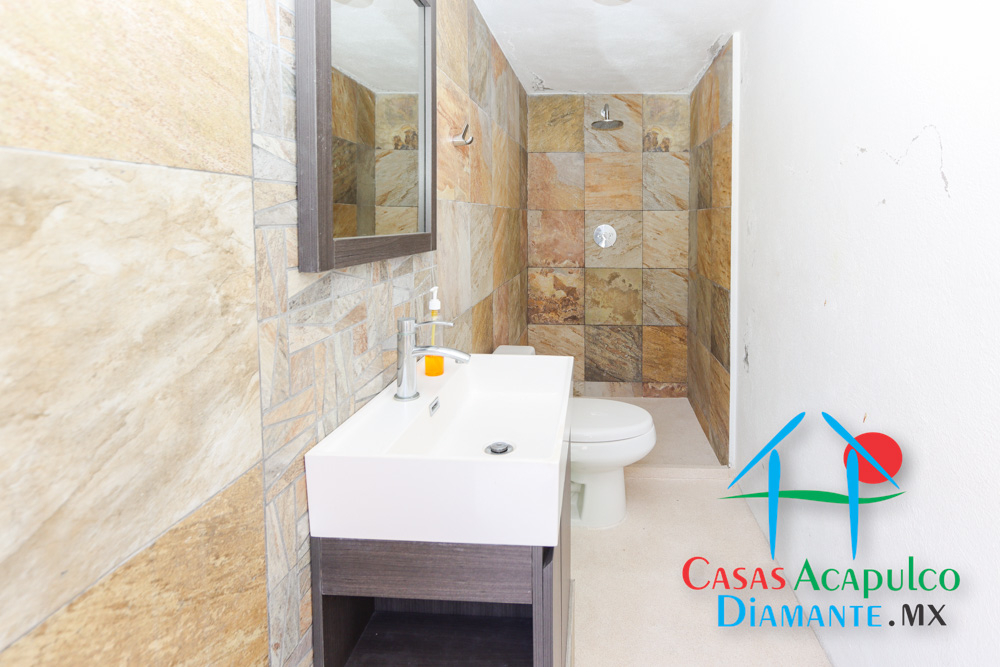 Casa Vista Verde - Baño de visitas 2